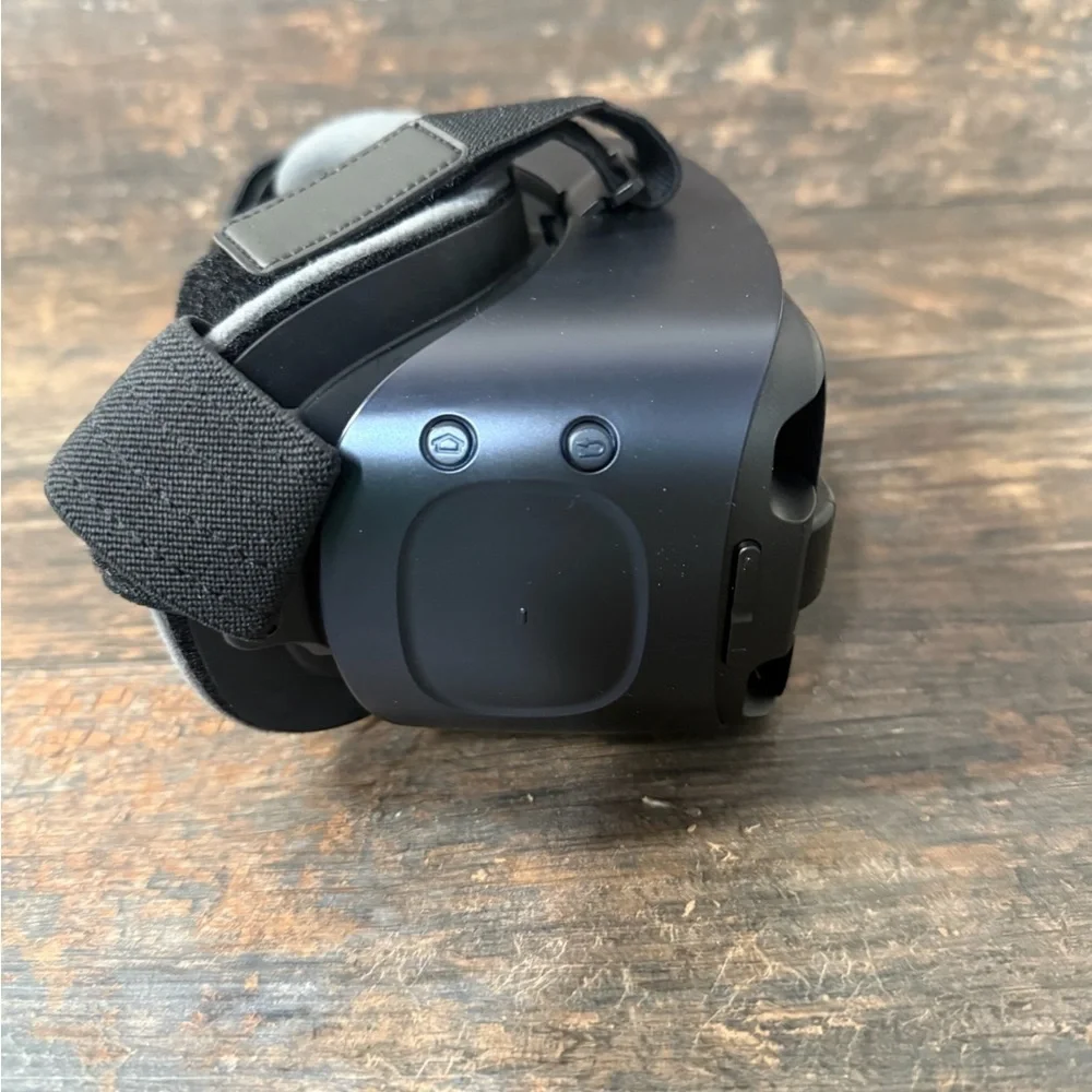 Samsung Black Gear VR Smartphone VR Headset with Ergonomic Design